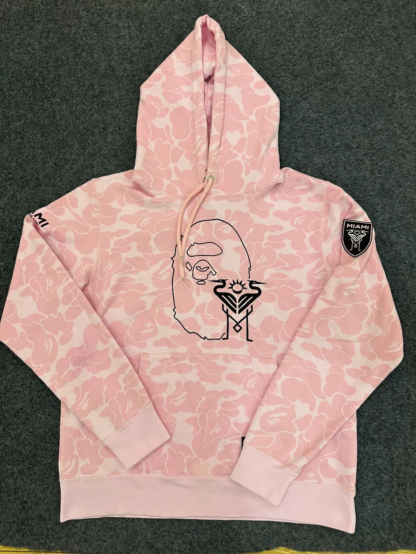 Bape Bape Multi Glow Sweatshirt Pullover Size US L / EU 52-54 / 3 - 1 Thumbnail