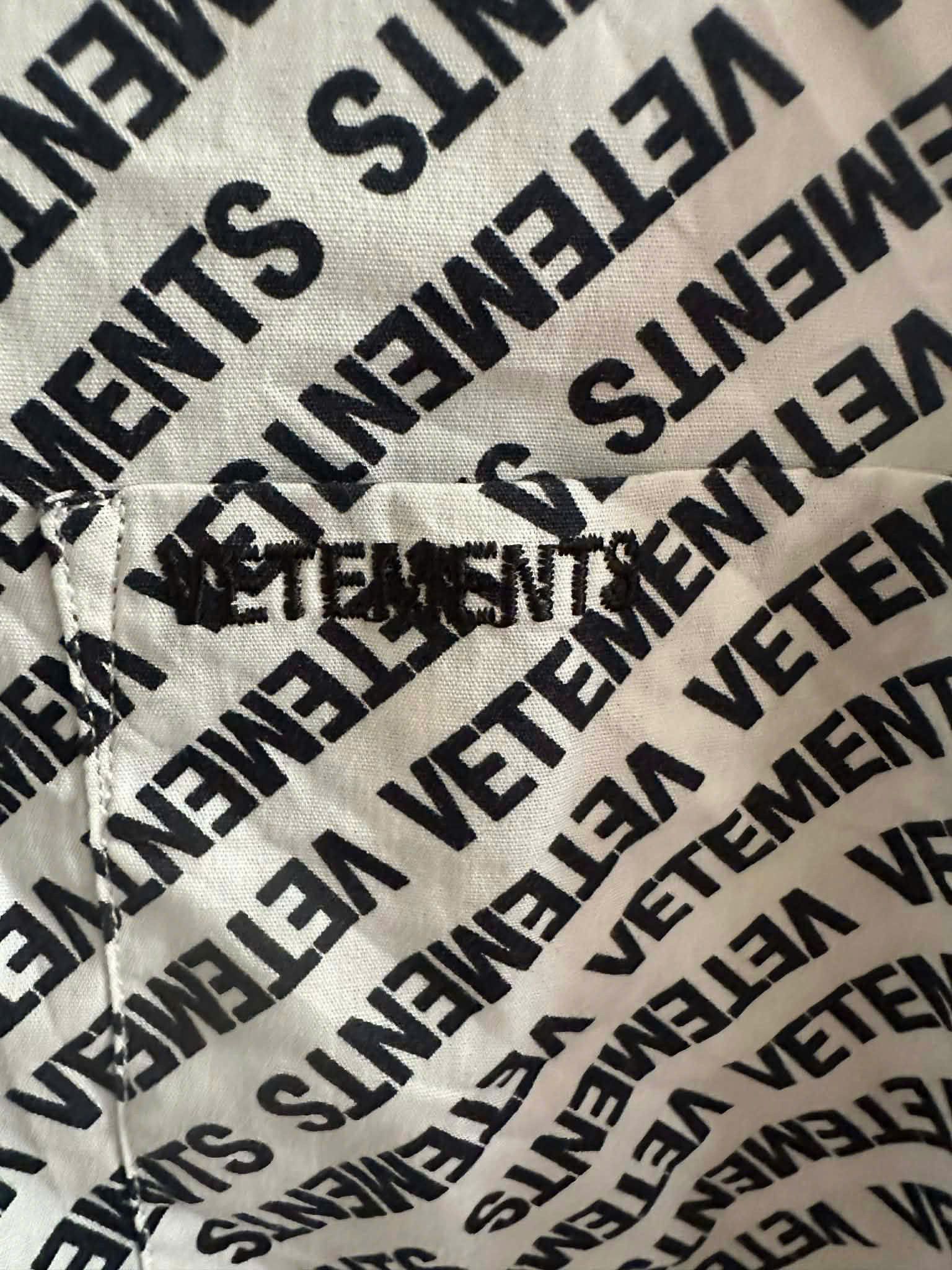Vetements SHIRT VETEMENS Size US M / EU 48-50 / 2 - 11 Thumbnail
