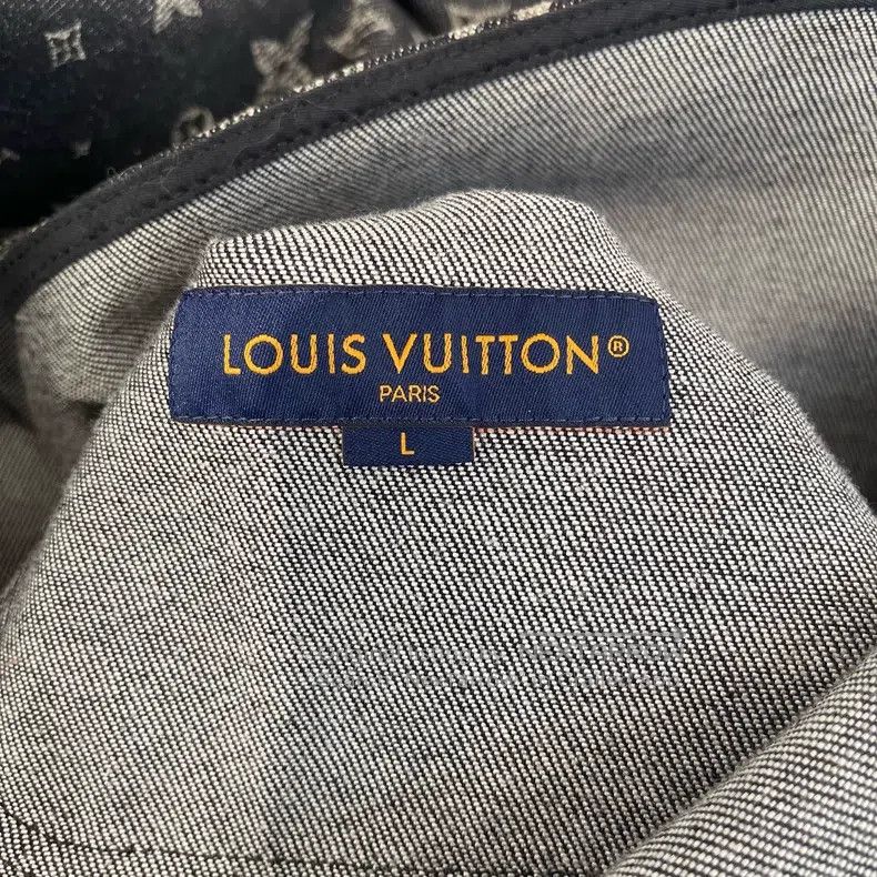 Louis Vuitton Louis Vuitton Three-flower logo full printed short-sleeved Size US L / EU 52-54 / 3 - 4 Thumbnail