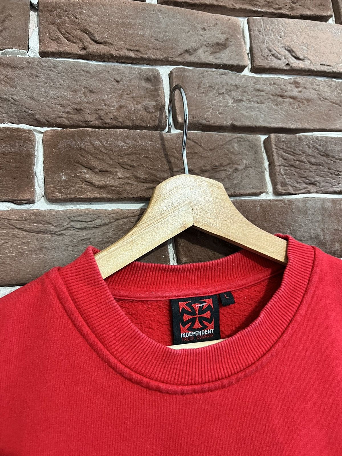 Independent Truck Co. Independent Truck Company Vintage Y2k Skate Crewneck Rest Size US M / EU 48-50 / 2 - 4 Thumbnail