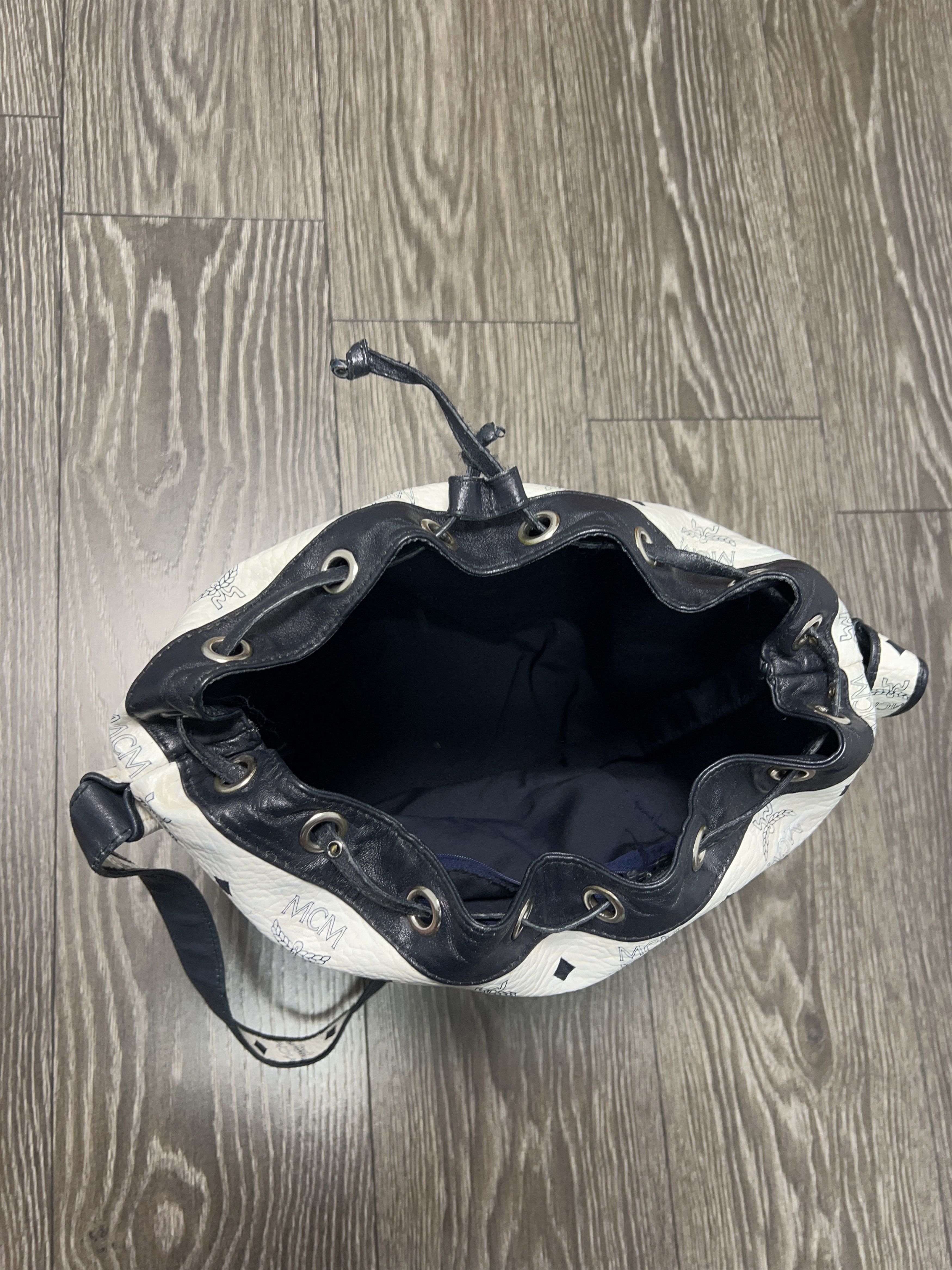 MCM Vintage Authentic Visetos Drawstring Shoulder Bag Leather Size ONE SIZE - 12 Thumbnail