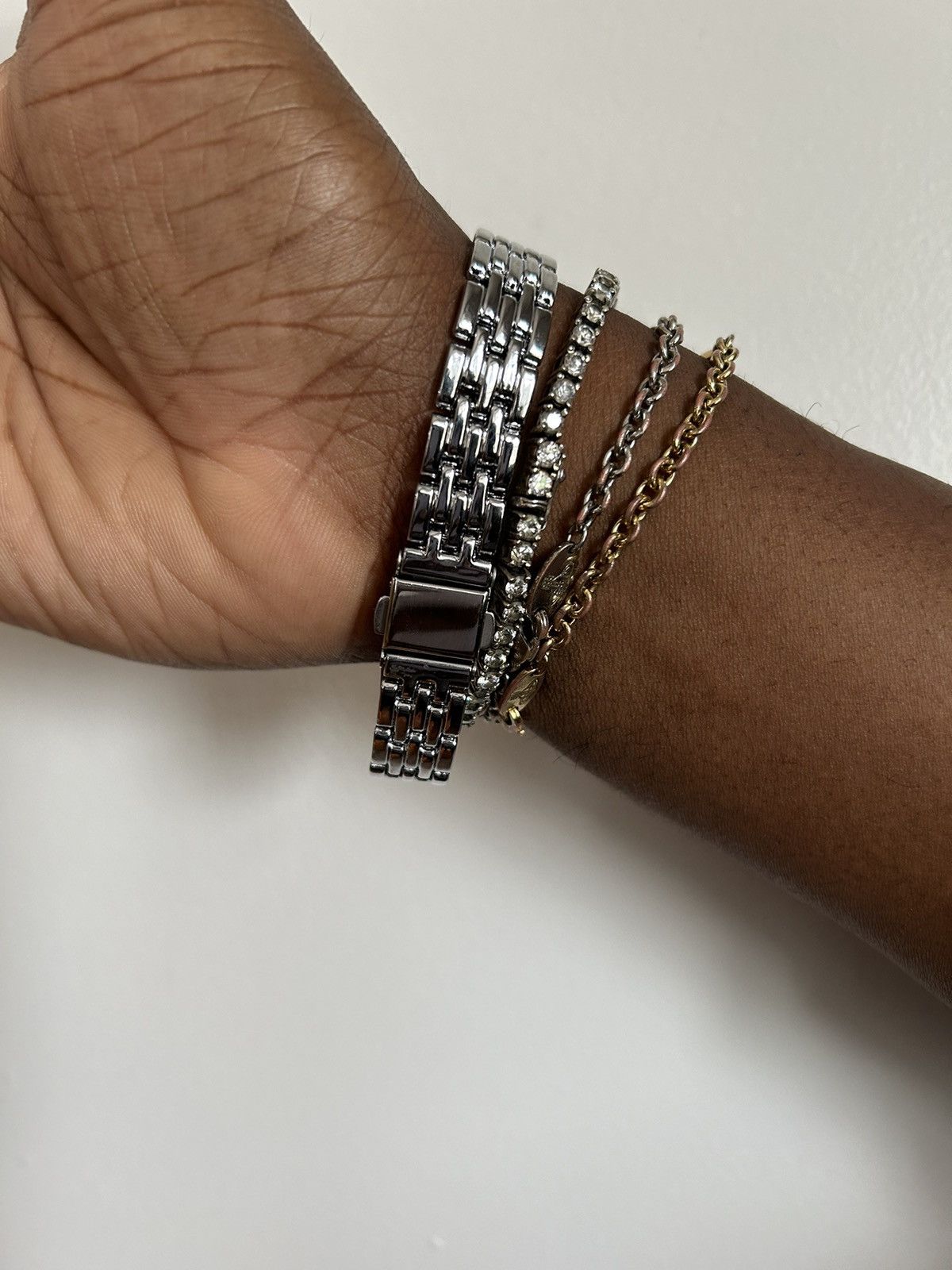 Vintage Vintage 90s vintage retro luxury style quartz silver watch Size ONE SIZE - 4 Thumbnail
