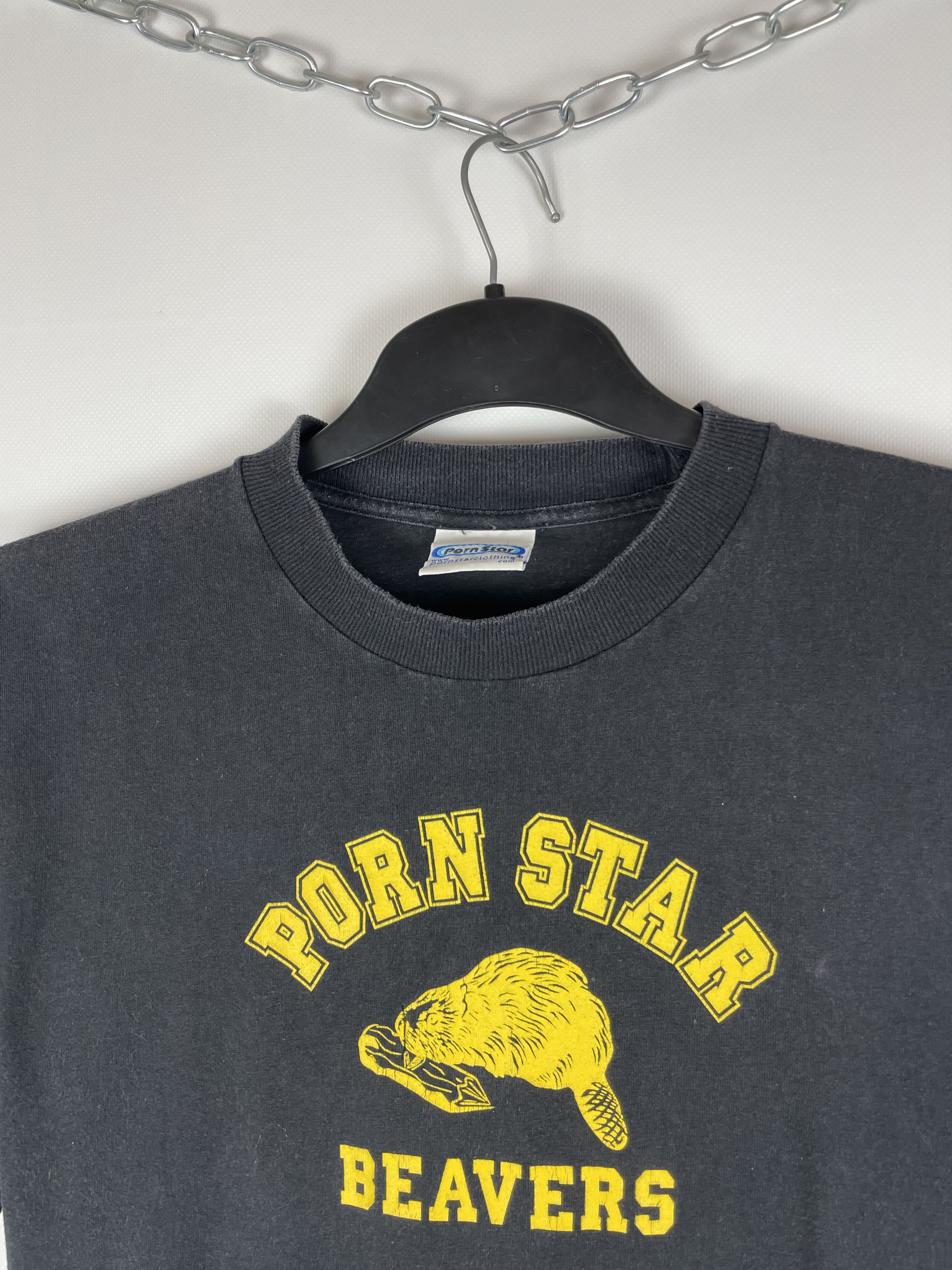 Hook-Ups VINTAGE 90’S PORN STAR BEAVERS T-SHIRT Size US M / EU 48-50 / 2 - 3 Thumbnail