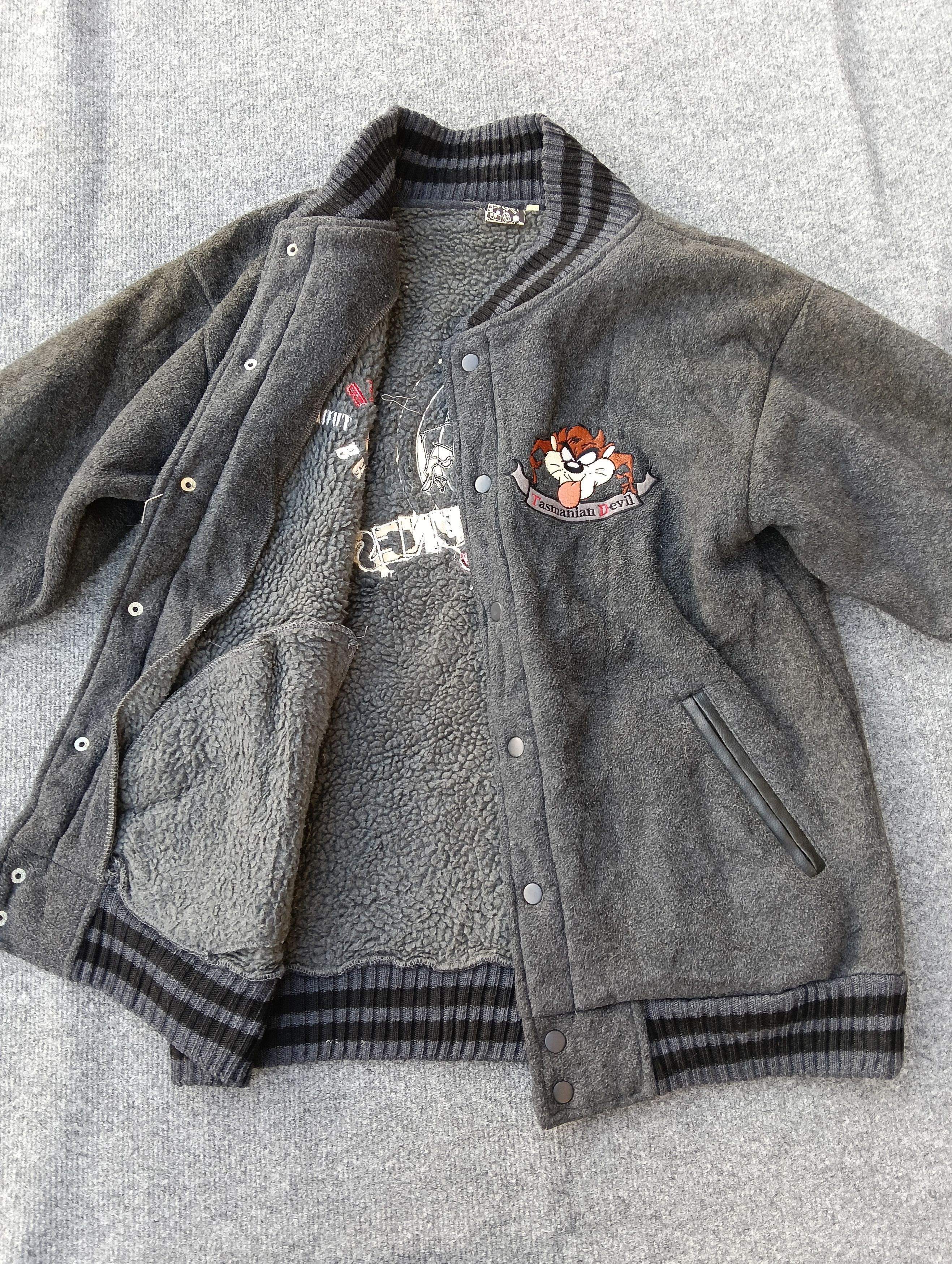 Warner Bros Vintage Tasmanian devil jacket. Size US M / EU 48-50 / 2 - 10 Thumbnail
