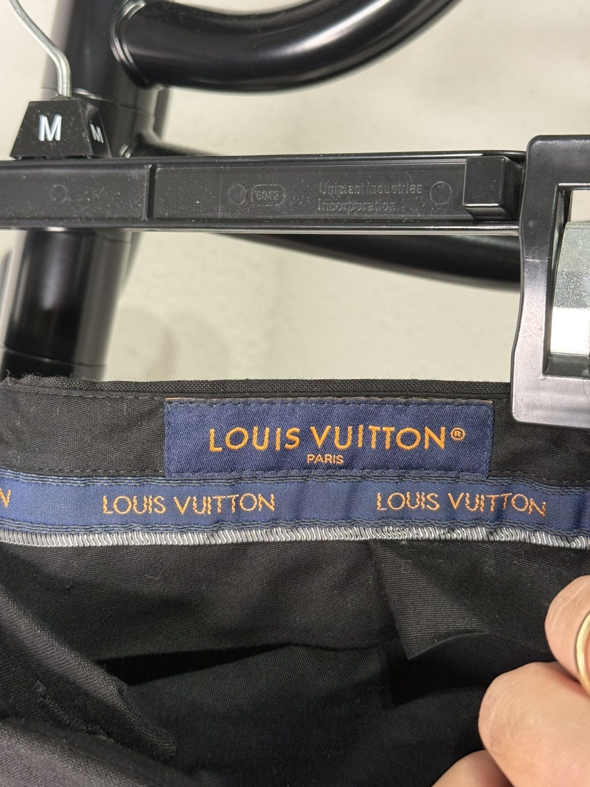 Louis Vuitton Louis Vuitton Monogram Embossed Tailored Pants RM231F Japan Size US 32 / EU 48 - 4 Thumbnail