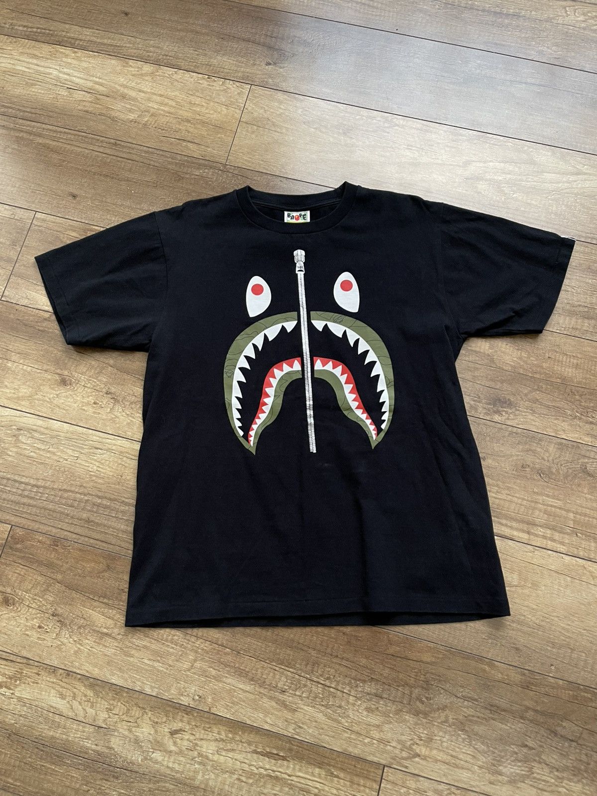 Bape Bape A Bathing A Ape T-Shirt Tee Shark Logo Print Size US M / EU 48-50 / 2 - 2 Thumbnail
