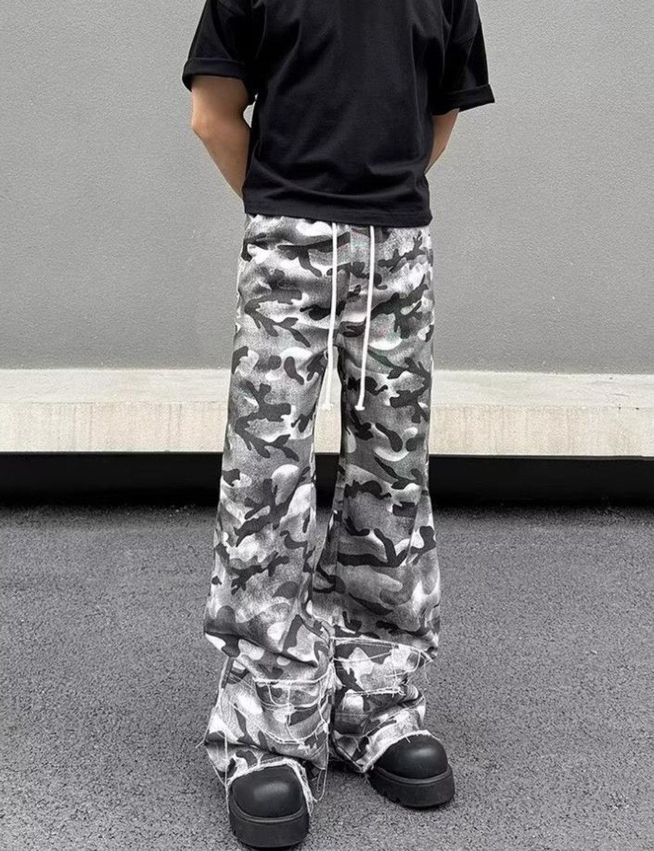 Japanese Brand Camouflage Men's Cargo Pants Size US 33 - 1 Thumbnail