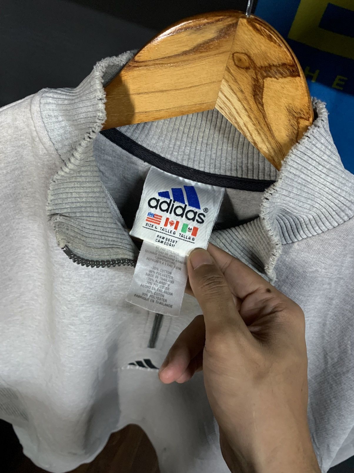 Adidas VINTAGE ADIDAS CENTER LOGO HALFZIP Size US L / EU 52-54 / 3 - 5 Thumbnail