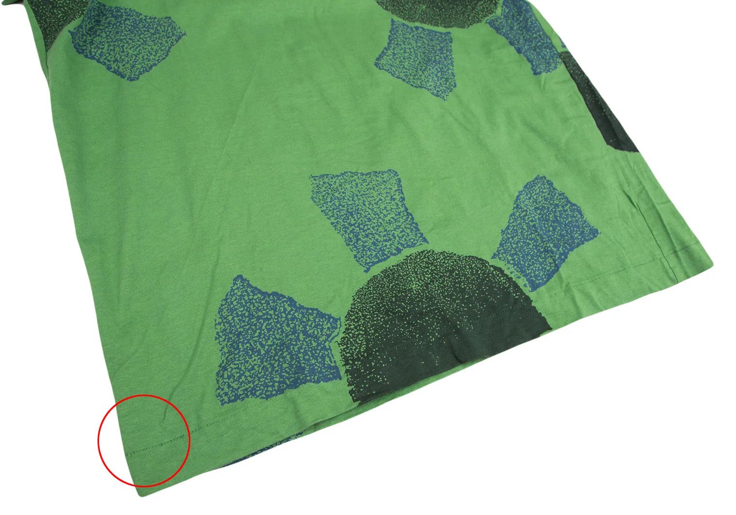Issey Miyake Graphic Print T-Shirt in Green, Size M Size US M / EU 48-50 / 2 - 6 Thumbnail