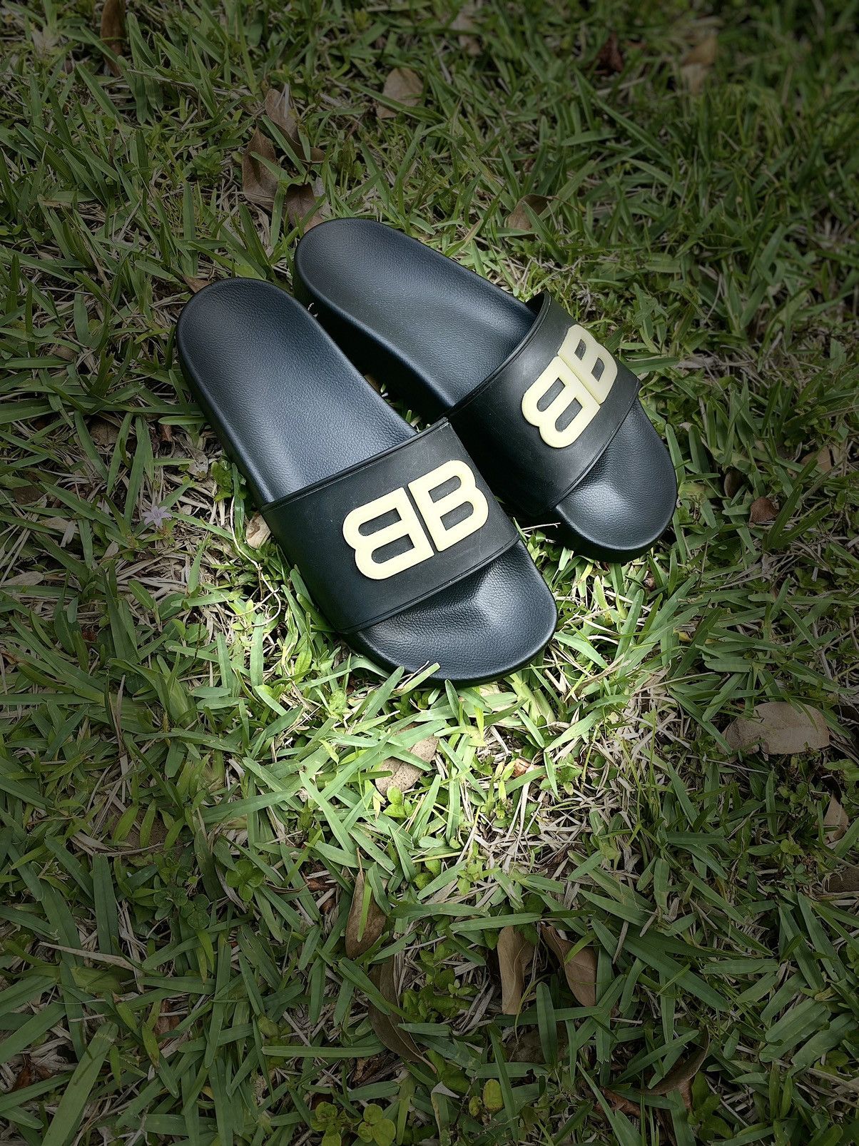 Balenciaga Balenciaga Glow in The Dark Double BB logo slides  display picture 2