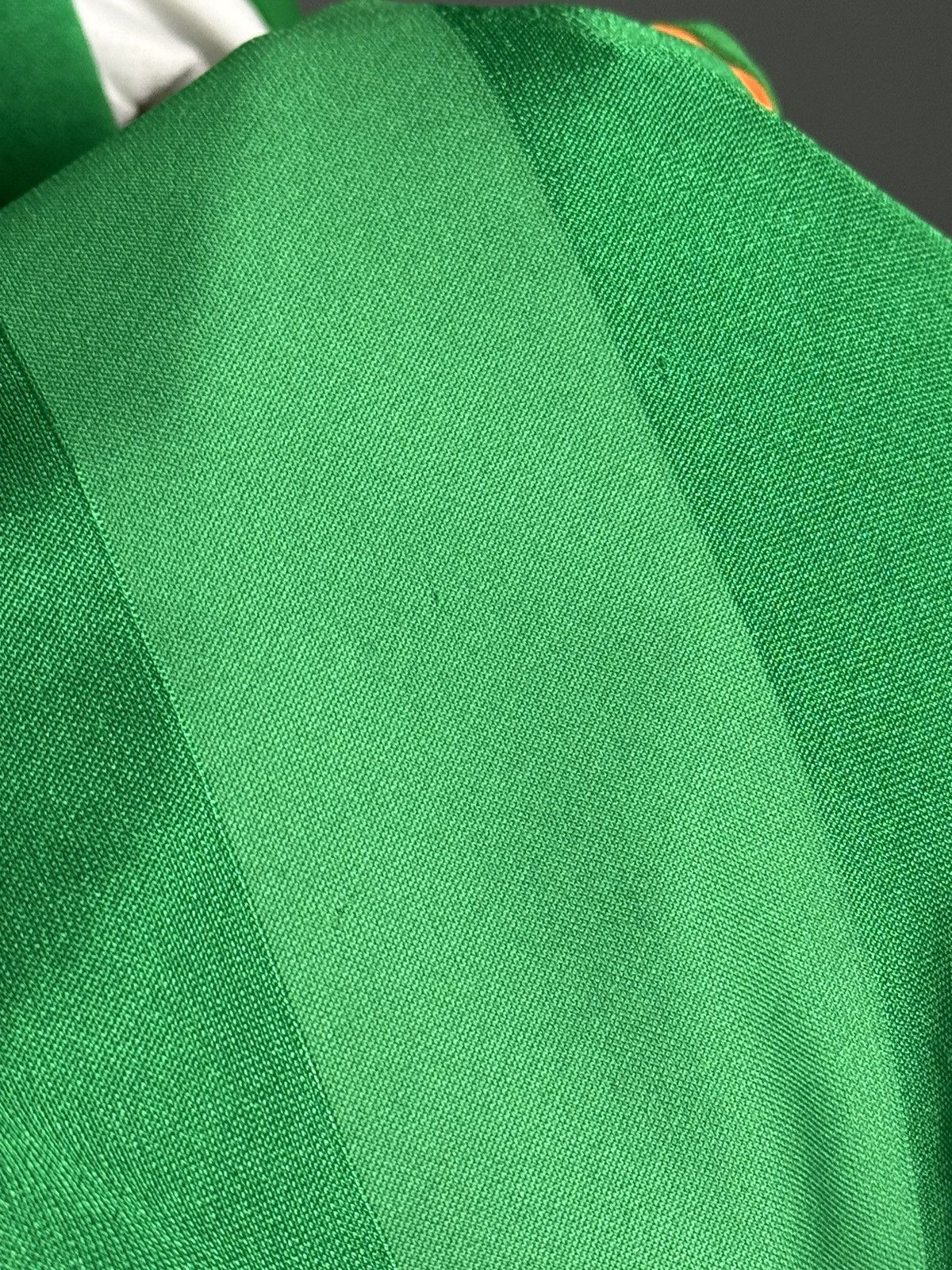 Umbro Republic of Ireland 16/18 Home Football Jersey Size US XL / EU 56 / 4 - 9 Thumbnail