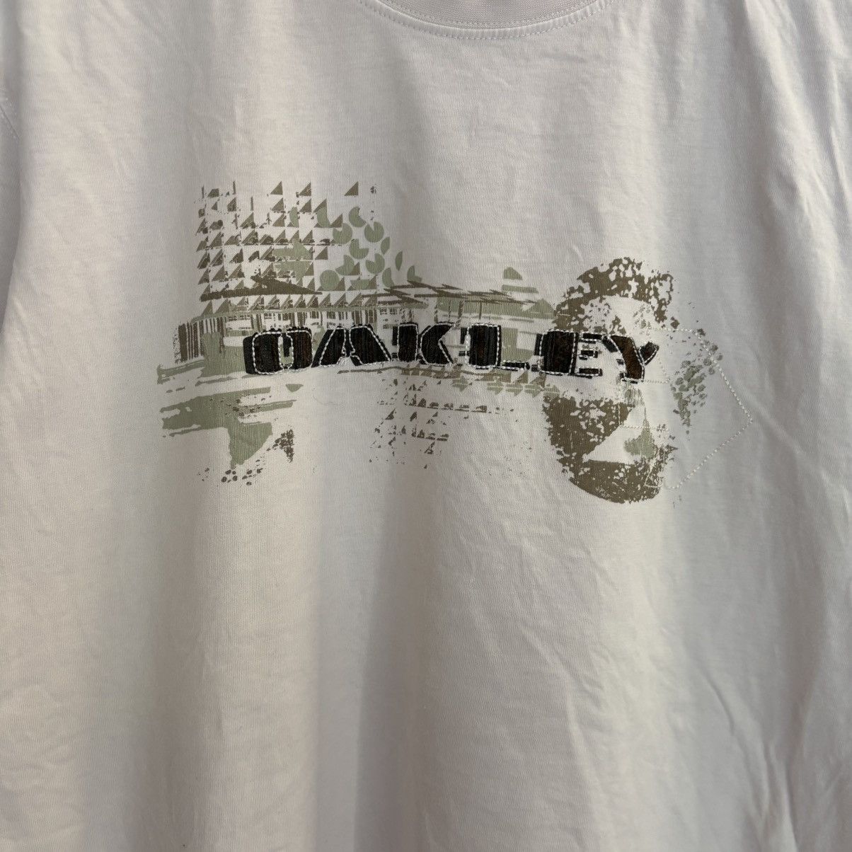 Oakley Vintage Oakley Spell out Tshirt Size US L / EU 52-54 / 3 - 2 Thumbnail