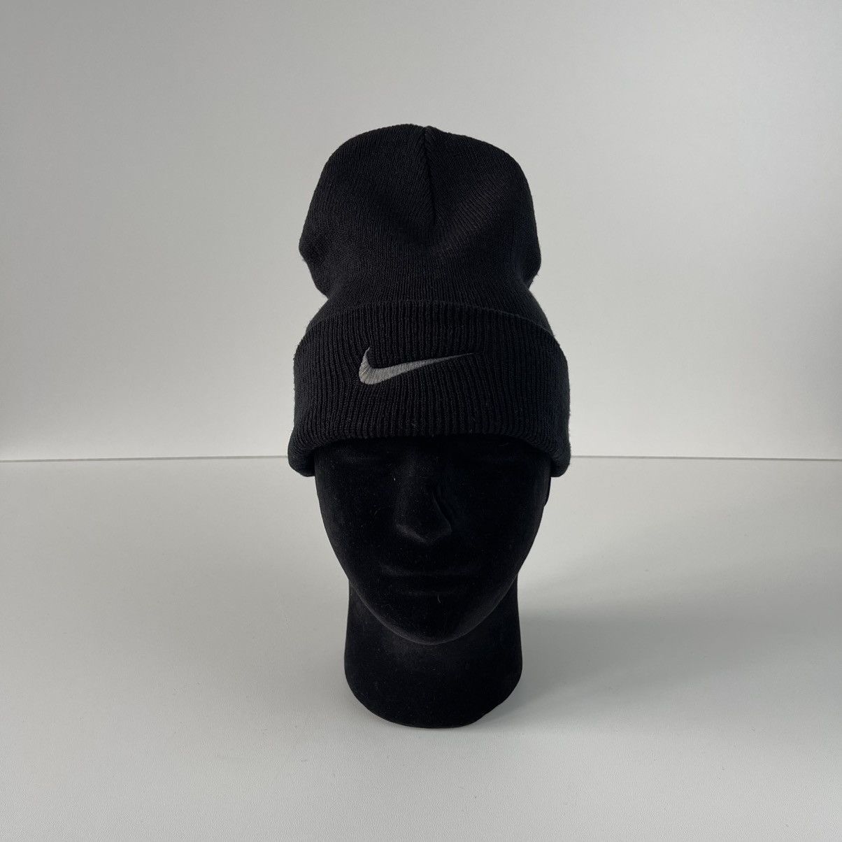 Nike Nike Swoosh Logo Vintage Beanie Hat Black Y2K Gorpcore Size ONE SIZE - 3 Thumbnail