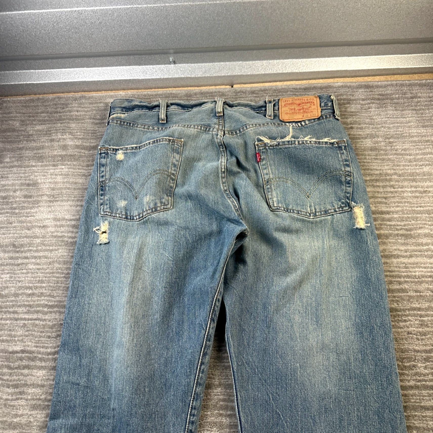 Levi's VINTAGE Levi's 501 Jeans Mens 38x32 Medium Blue Distressed 90s 2005 Regular Waist 36 Inseam 32 Size US 38 / EU 54 - 7 Thumbnail