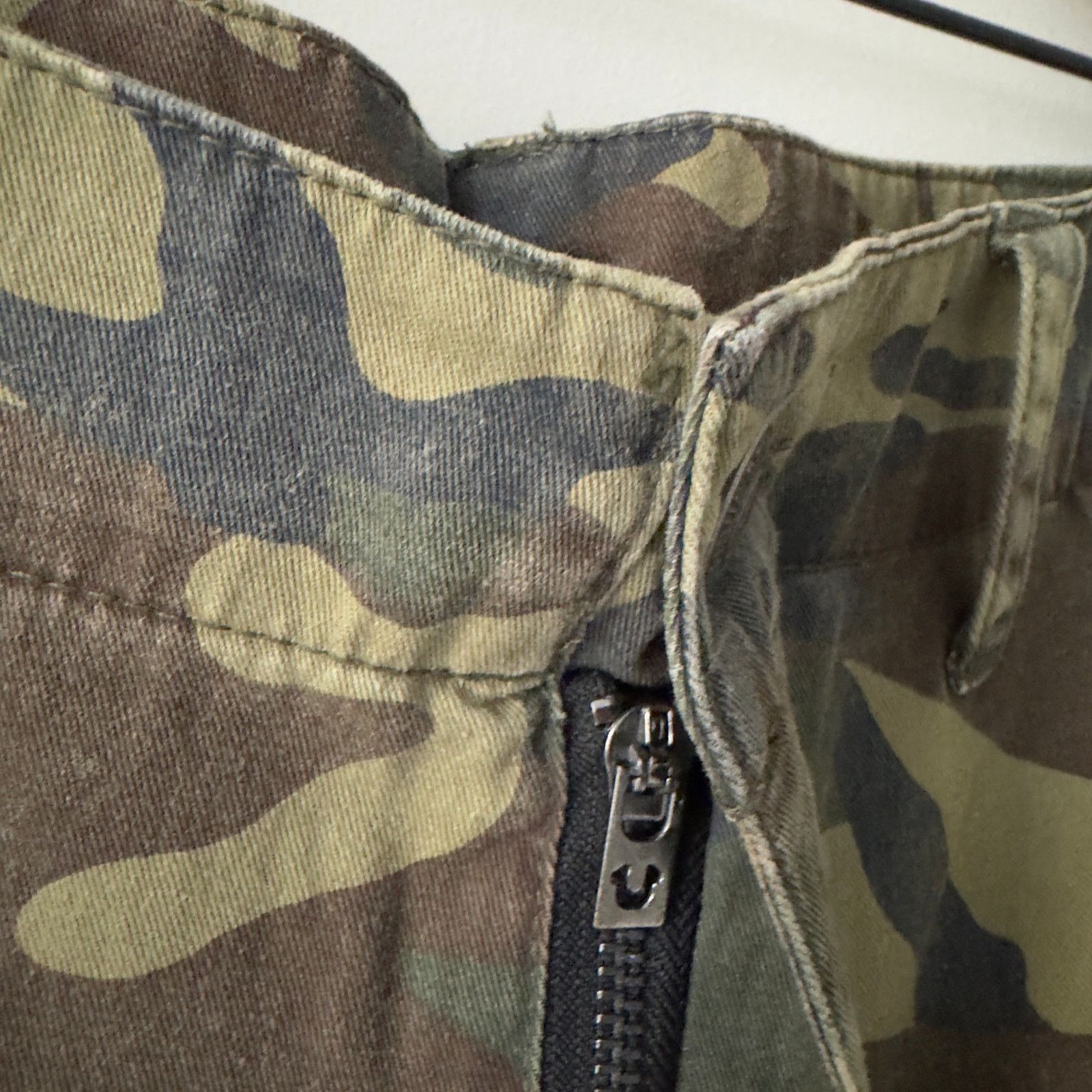 True Religion True Religion Camo Cargo Shorts Camouflage Pockets Zip Y2K Size US 38 / EU 54 - 9 Thumbnail