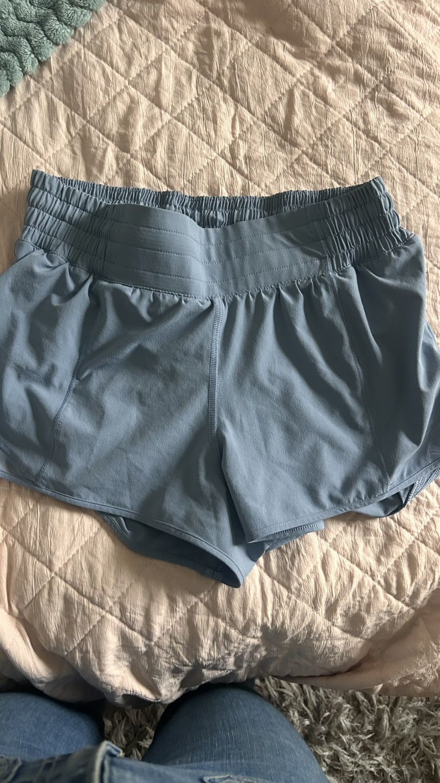 Lululemon Lululemon hottie hot shorts Size 22" - 1 Thumbnail