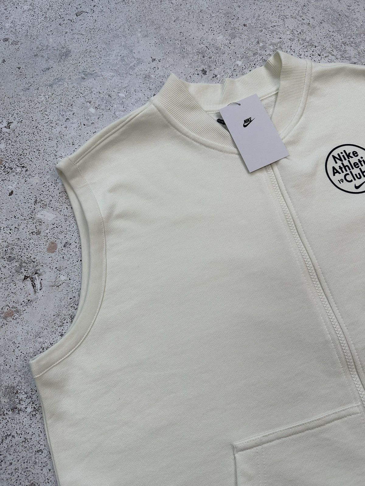 Jordan Brand × Nike Nike Sportswear Trend Fleece Athletic Club Gilet Men white Size US XL / EU 56 / 4 - 7 Thumbnail