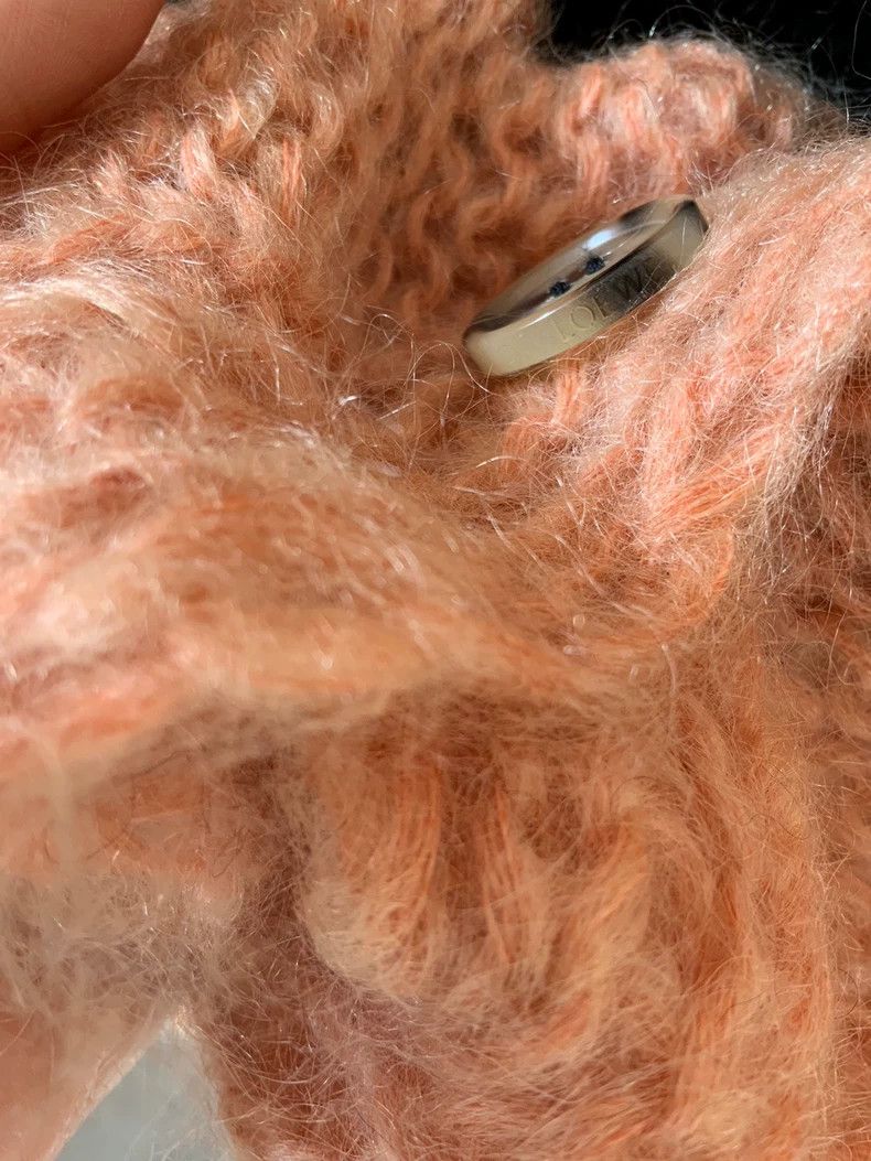 Loewe LOEWE New York wears a big sweater Size XS / US 0-2 / IT 36-38 - 2 Thumbnail