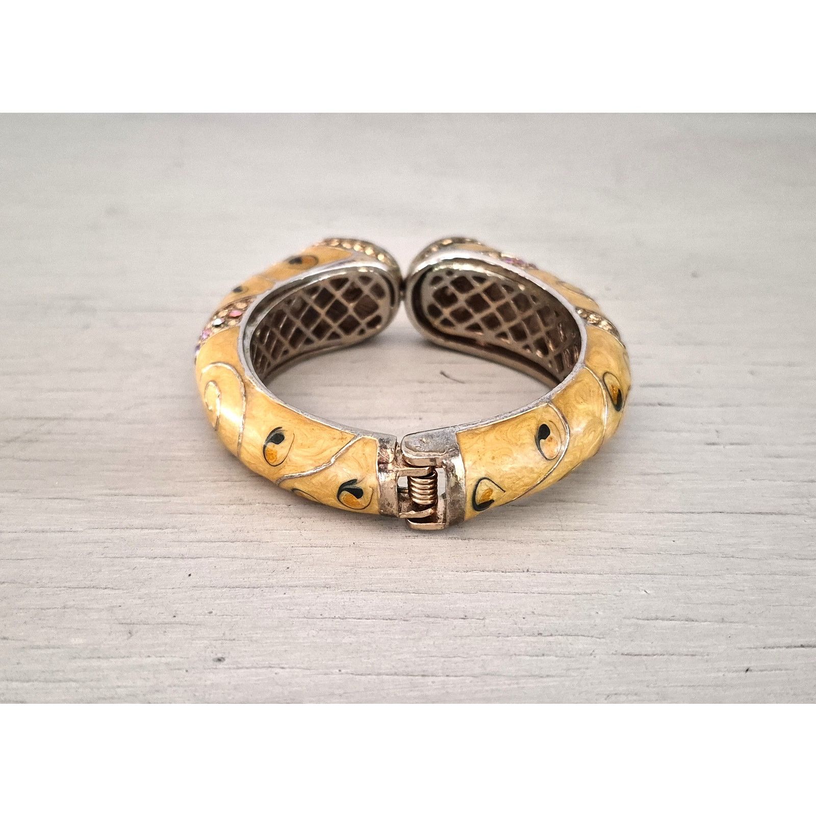 Other Vintage Avant Yellow Enamel and Rhinestone Hinge Bracelet Size ONE SIZE - 6 Thumbnail
