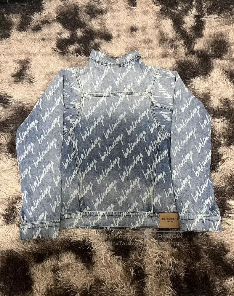 Balenciaga Balenciaga size 34 Bulletproof vest full print logo denim Size L / US 10 / IT 46 - 2 Thumbnail
