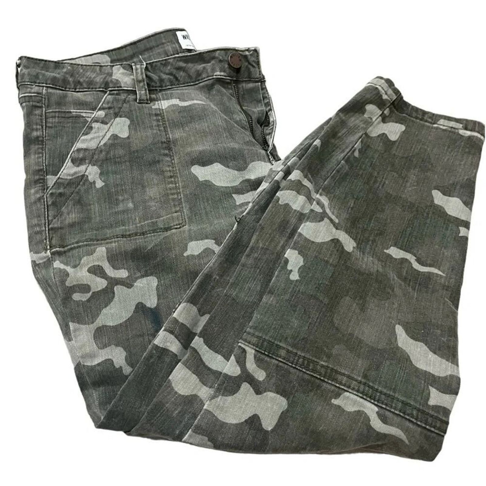 William Rast William Rast cropped skinny camo cargo pants, junior size 31 Size 31" - 1 Thumbnail