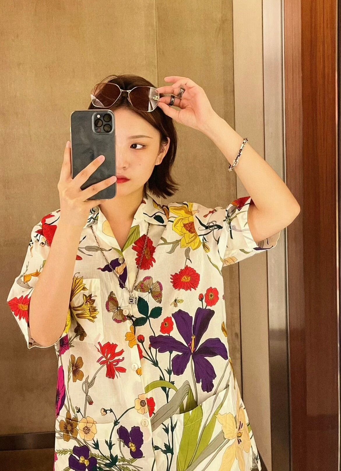 Gucci gucci floral short sleeve white shirt Size US L / EU 52-54 / 3 - 8 Thumbnail