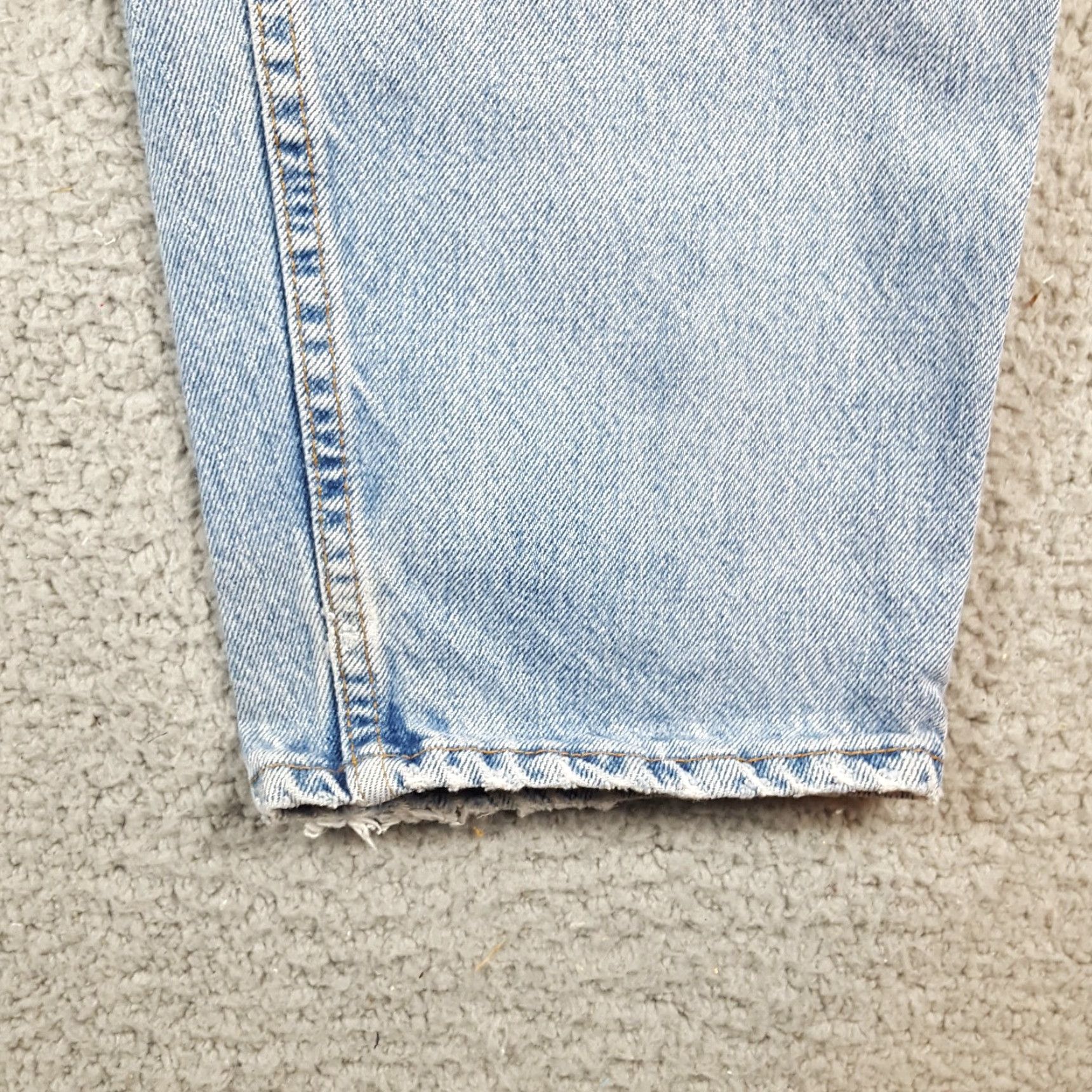 Levi's Vintage Levi's 550 Jeans Tapered Leg Men 38x32 Blue Light Fade Y2K 90s Grunge Rock Size US 38 / EU 54 - 4 Thumbnail