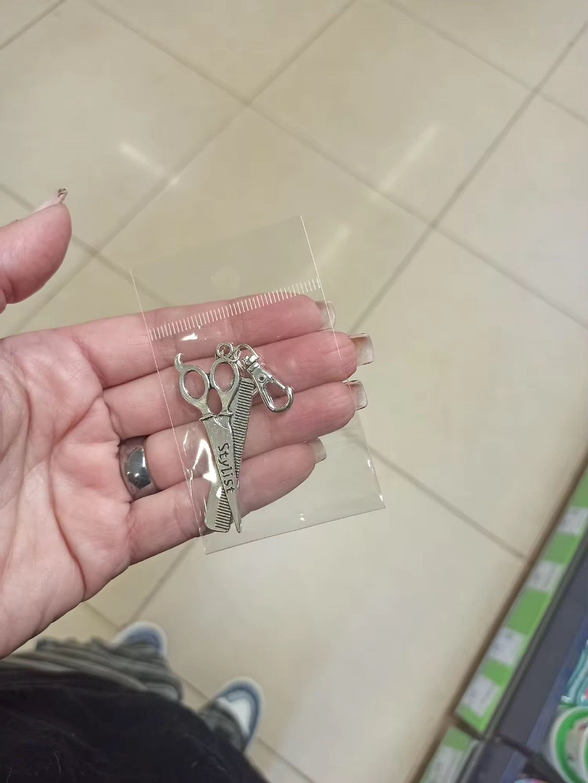 Vintage Silver Colour Barber Hair Salon Keychain Size ONE SIZE - 2 Thumbnail