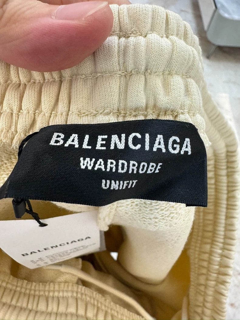 Balenciaga Balenciaga size M Coke Shorts Size US 26 / EU 42 - 3 Thumbnail