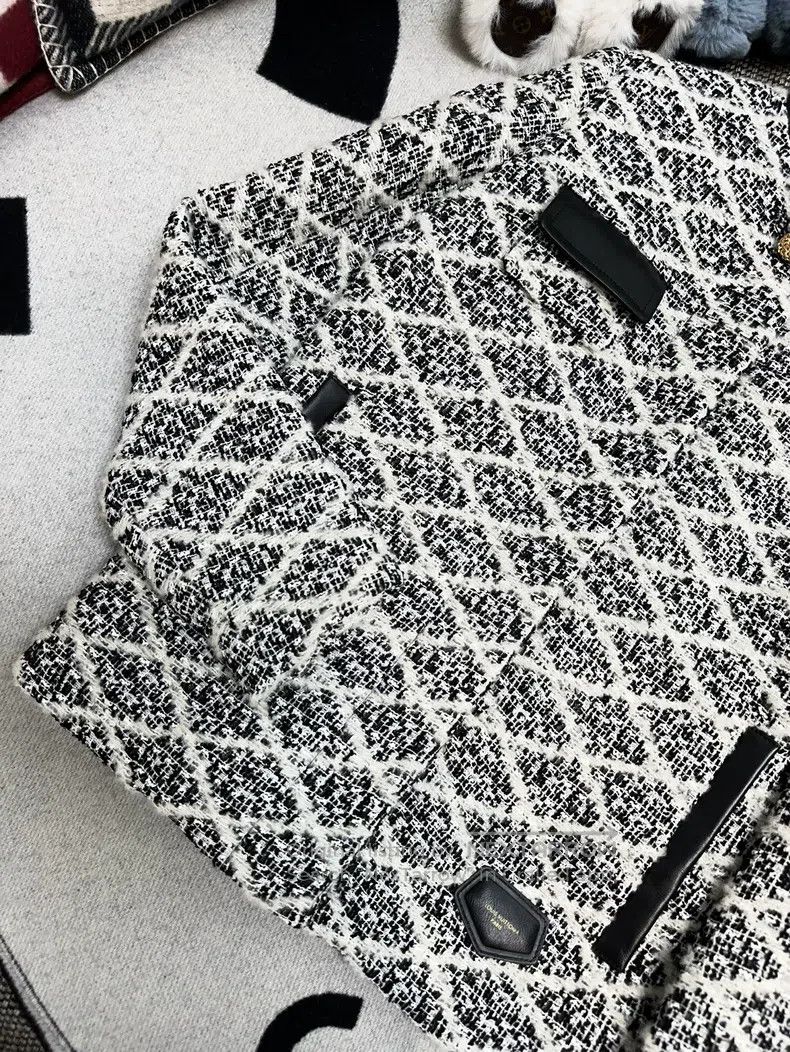 Louis Vuitton Louis Vuitton Black, white and grey 24 diamond-shaped full Size XS / US 0-2 / IT 36-38 - 4 Thumbnail
