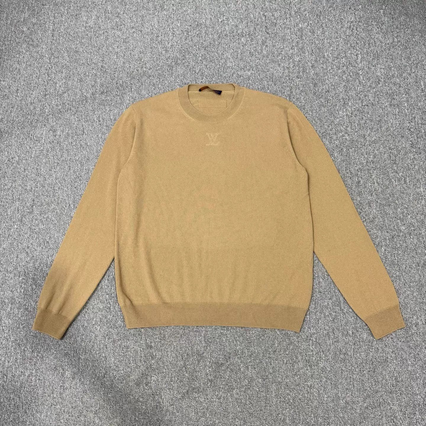 Louis Vuitton LV Khaki Raised Logo Long Sleeve Wool Knit Sweater XL Unused Size XL / US 12-14 / IT 48-50 - 1 Thumbnail