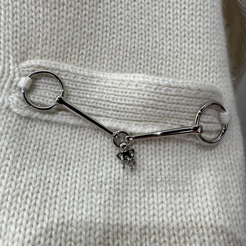 Hermes Hermes Horsebit Cashmere V-Neck Knit Top Size XS / US 0-2 / IT 36-38 - 6 Thumbnail