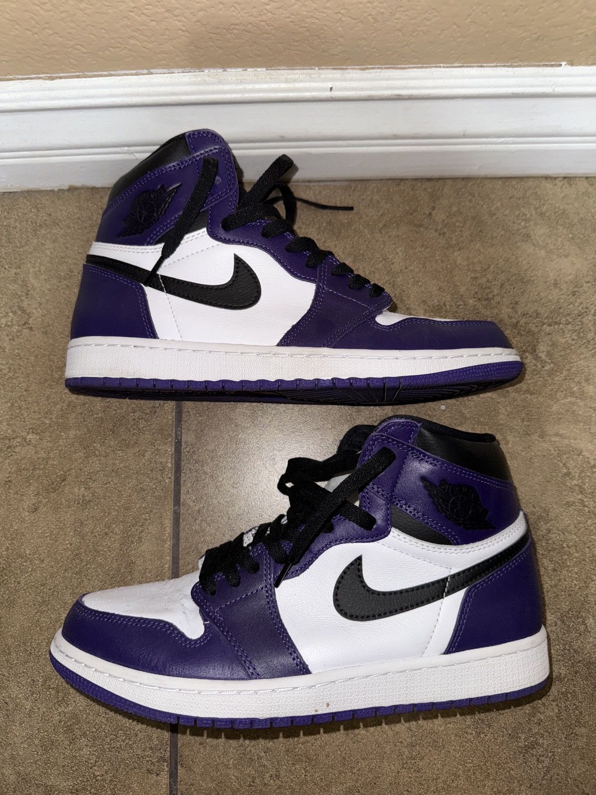 Nike Jordan 1 Retro High OG Court Purple Size US 9.5 / EU 42-43 - 2 Thumbnail