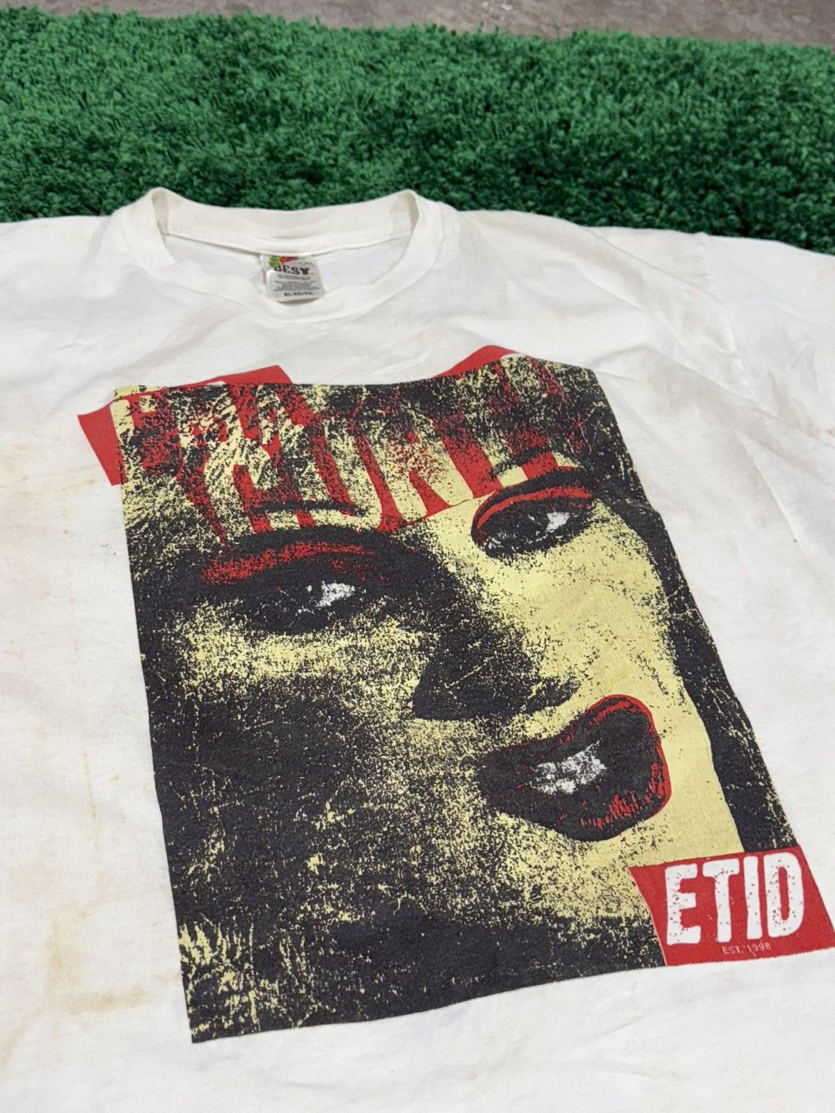 Vintage Vintage Destroyed Thrashed " Cunt " Tee White XL Obey ETID Size US XL / EU 56 / 4 - 3 Thumbnail