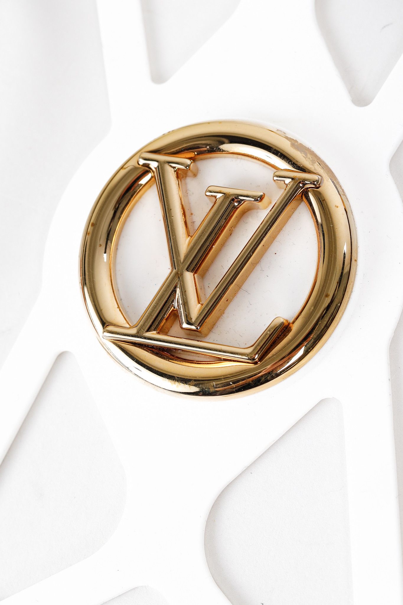 Louis Vuitton Louis Vuitton Louise Monogram Canvas Phone Holder Size ONE SIZE - 2 Thumbnail