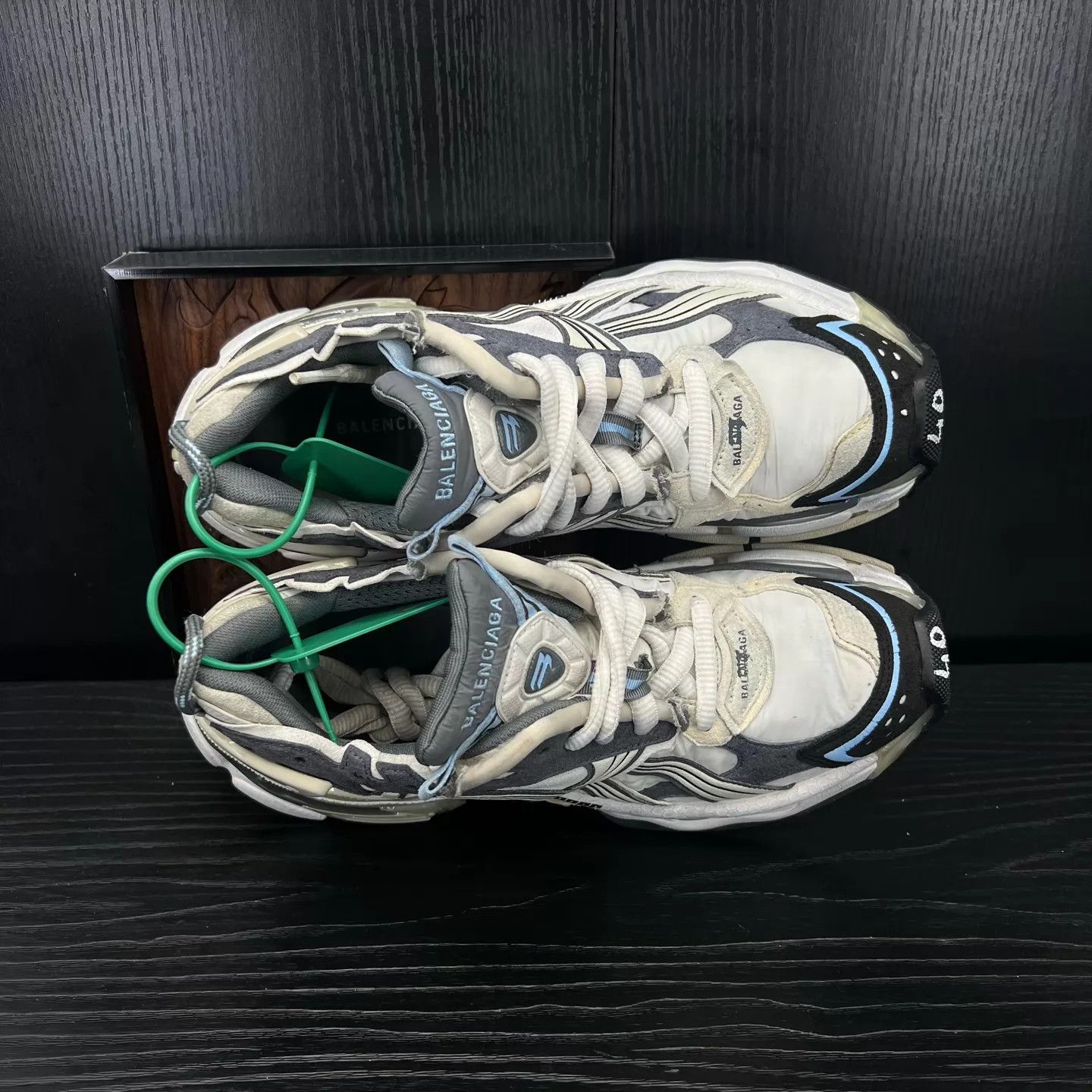 Balenciaga Balenciaga Runner Black/White/Gray 40 New OG Box Size US 7 / EU 40 - 6 Thumbnail