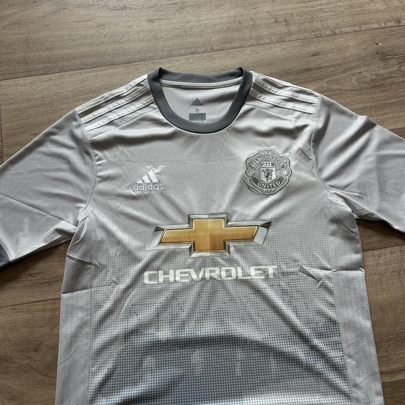 Adidas Adidas Men's Grey and Blue Tshirt Size US S / EU 44-46 / 1 - 2 Thumbnail