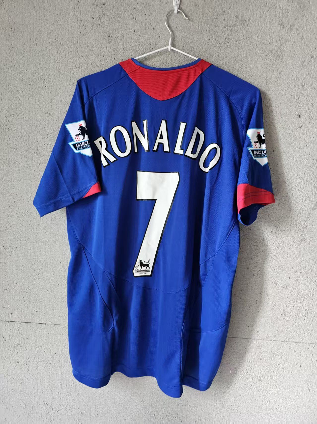 Other 2005 2006 MUFC #7 C Ronaldo Jersey Away Size US XL / EU 56 / 4 - 1 Thumbnail