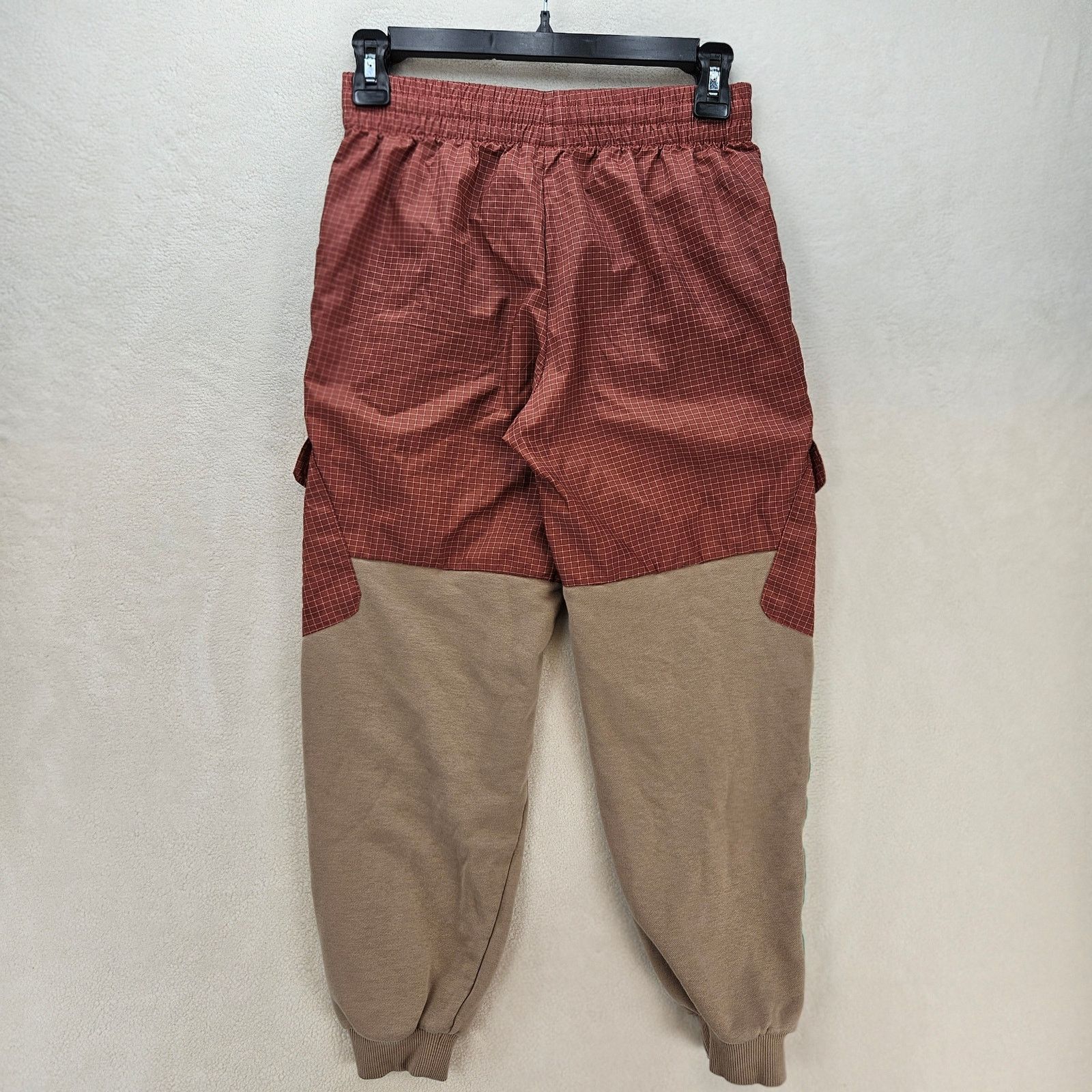 Nike NIKE BOYS MEDIUM CARGO JOGGER PANTS CLAY RIPSTOP KHAKI Size US 26 / EU 42 - 6 Thumbnail