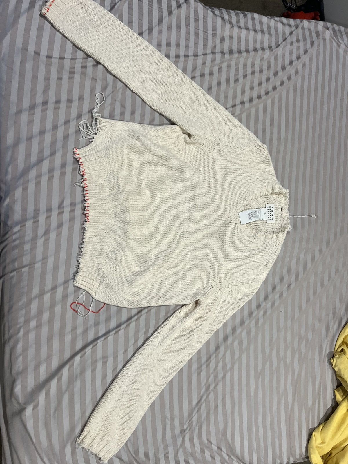 Maison Margiela Off-White Distressed V-Neck Sweater Size US M / EU 48-50 / 2 - 5 Thumbnail