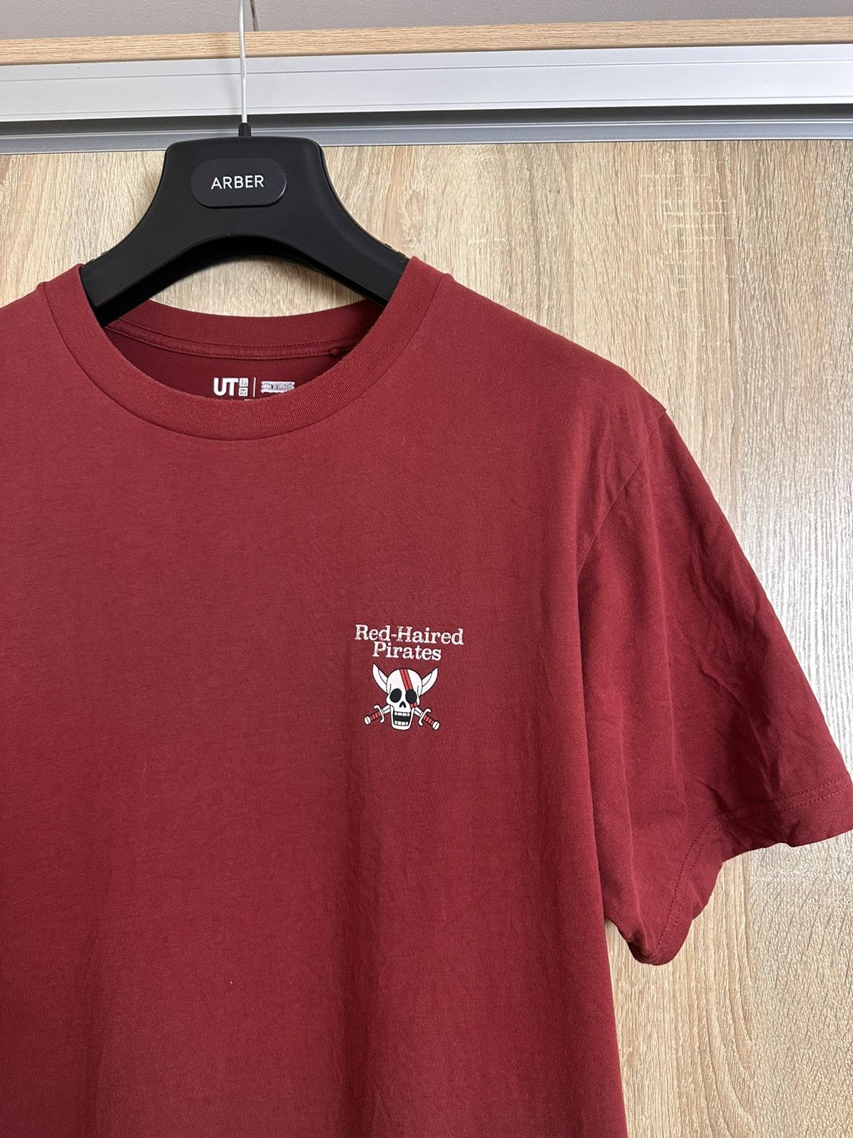 Japanese Brand 🔥 Red Haired Pirates Shanks One Piece Red Film Uniqlo Shirt Size US L / EU 52-54 / 3 - 4 Thumbnail