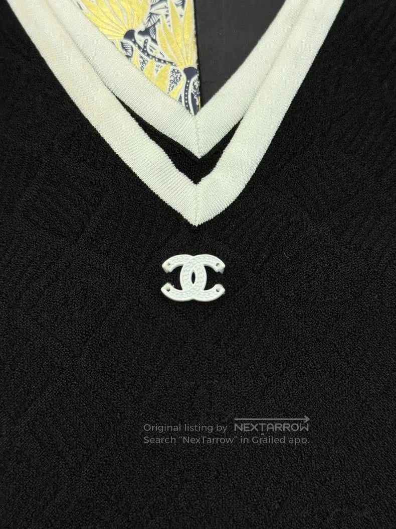Chanel Chanel 24P Black Sleeveless Knit Vest. Size US M / EU 48-50 / 2 - 2 Thumbnail