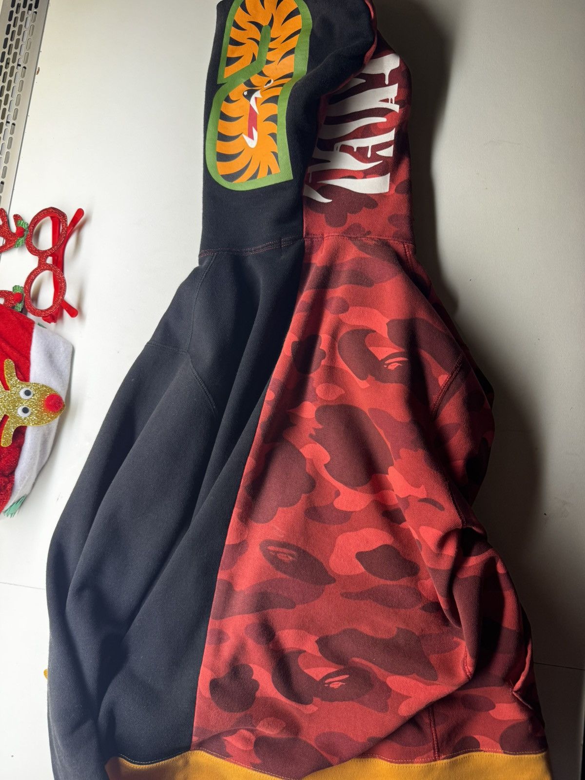 Bape Bape tiger/shark Size US M / EU 48-50 / 2 - 2 Thumbnail