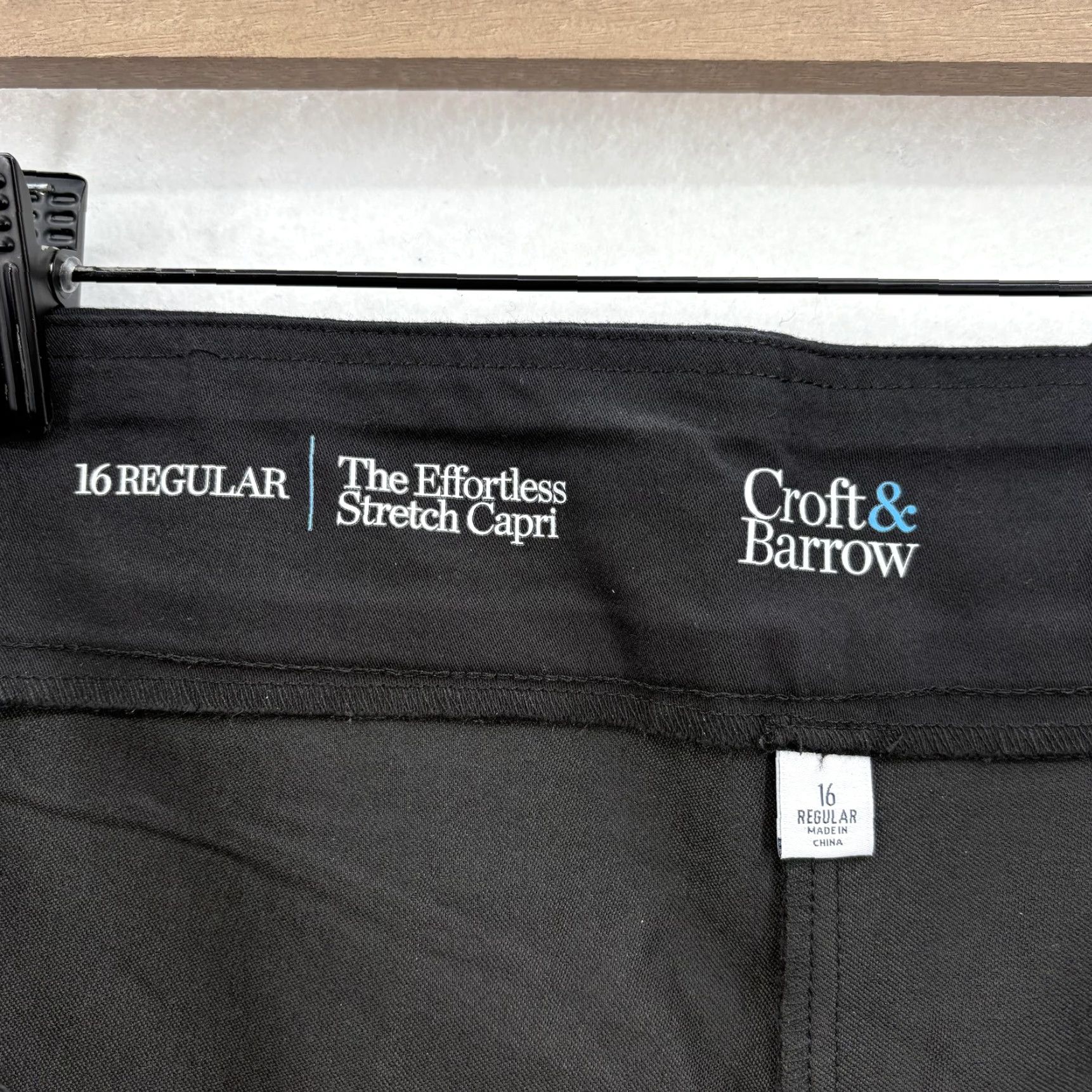 Croft & Barrow Croft & Barrow Capri Pants Womens 16 Black Effortless Stretch Mid Rise Casual Size 38" / US 16 / IT 52 - 5 Thumbnail