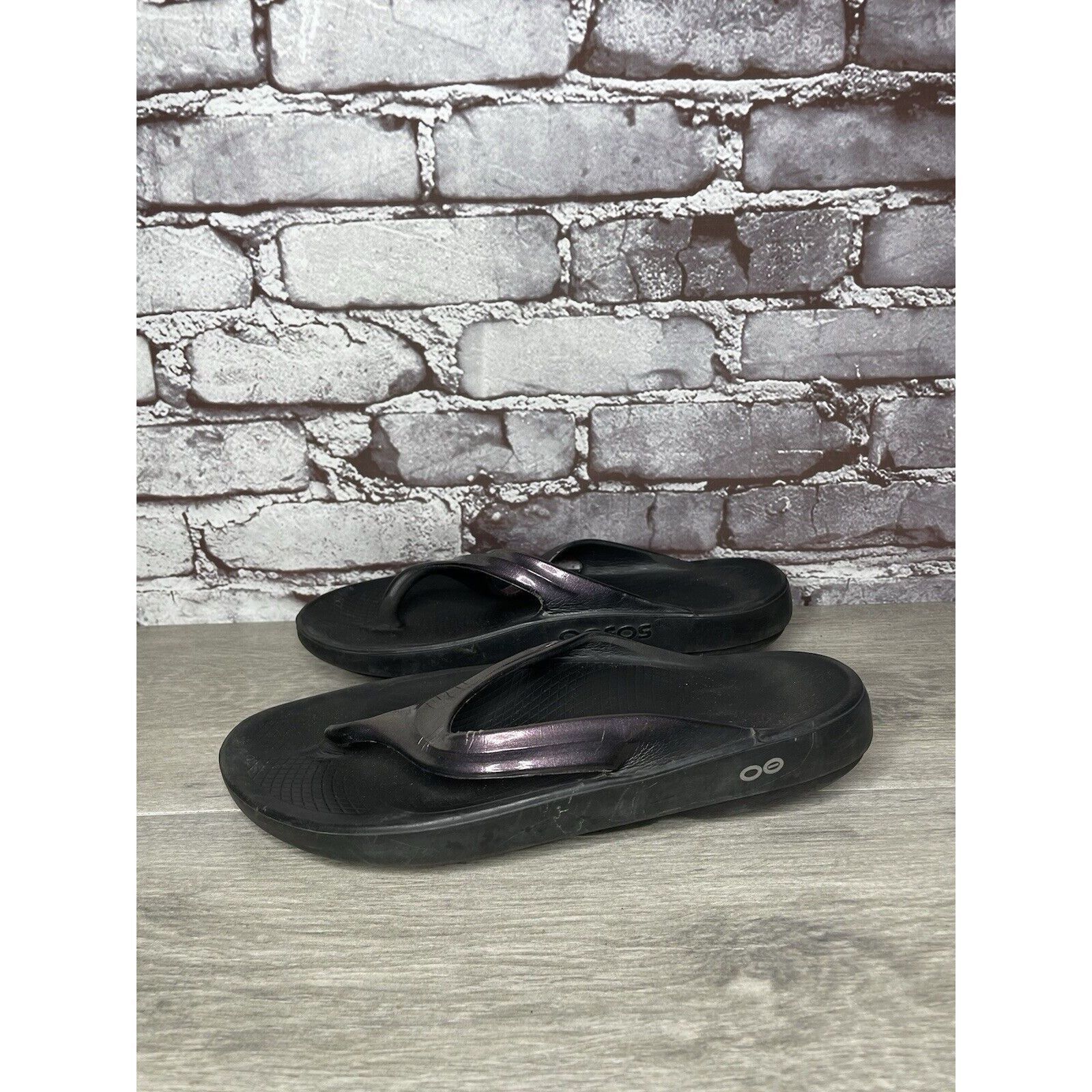 Other Oofos Oolala Cabernet Metallic Purple Recovery Thong Sandals Size US 9 / IT 39 - 14 Thumbnail