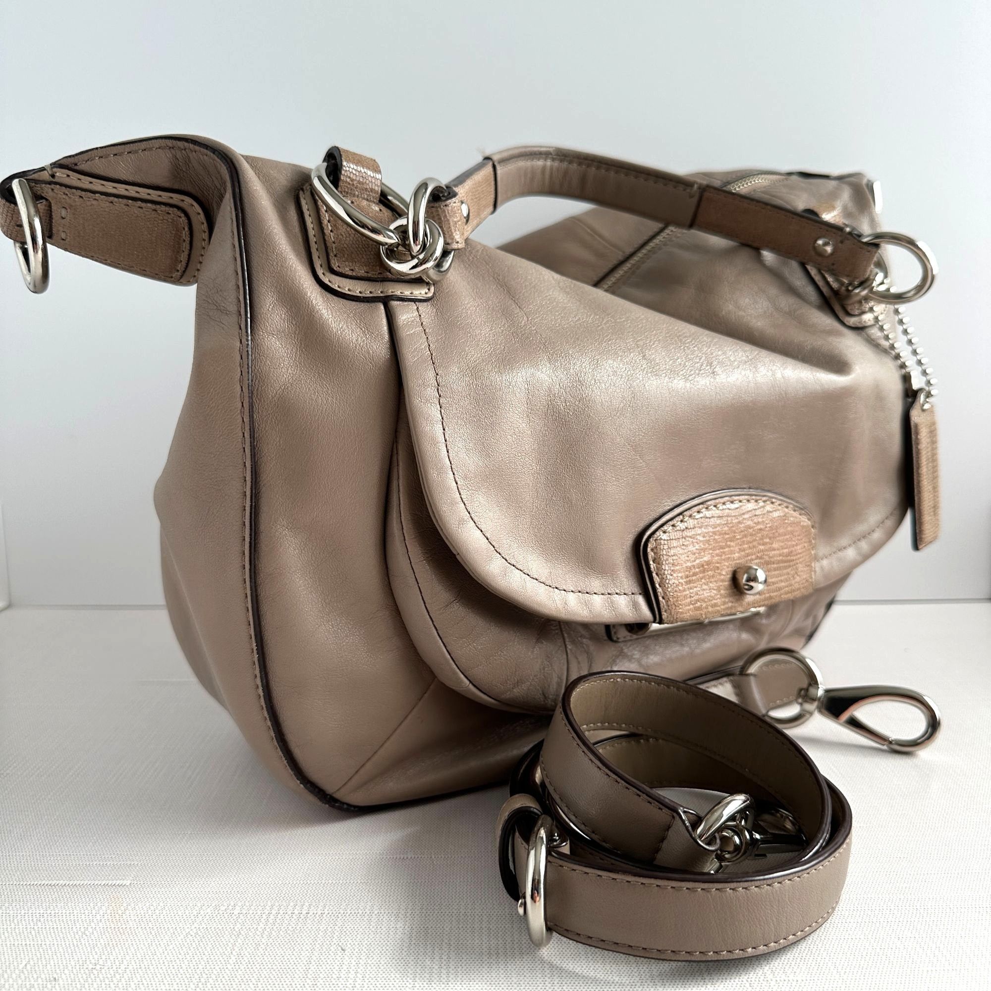Coach Coach Kristin Beige Leather Shoulder Bag Size ONE SIZE - 1 Thumbnail