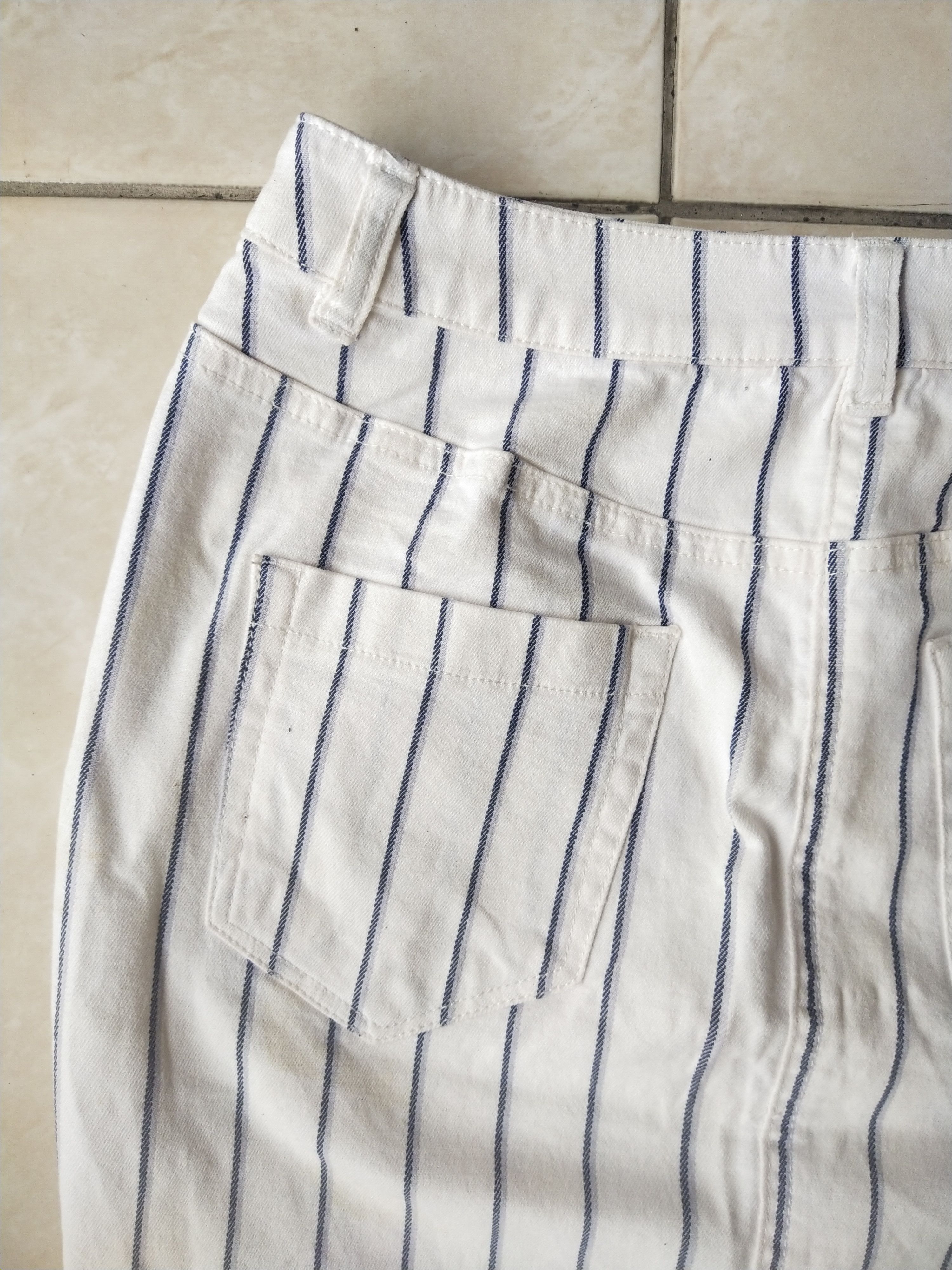 LOWRYS FARM Lowrys Farm White Pinstripe Cotton Skirt Size 29" - 4 Thumbnail