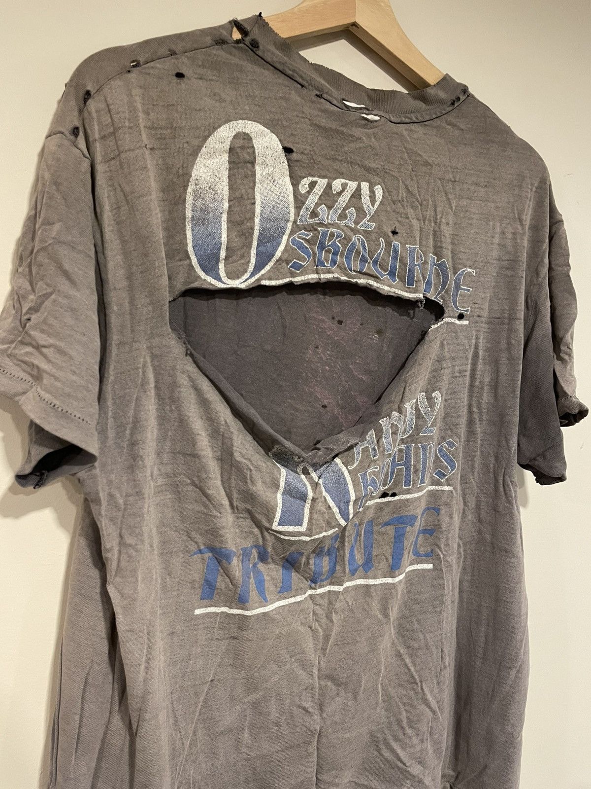 Vintage Vintage 1987 Thrashed Ozzy Ozbourne Tee Size US M / EU 48-50 / 2 - 5 Thumbnail