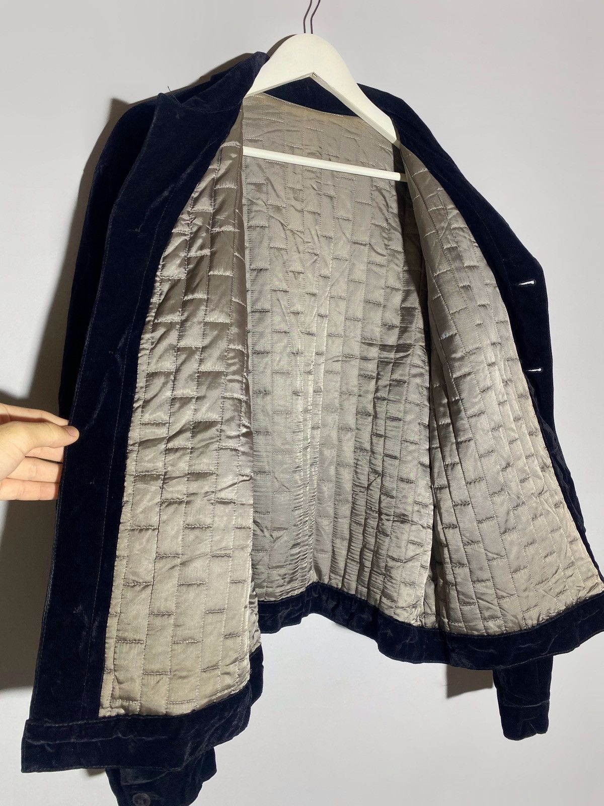 Vintage Vintage 90s Versace Classic V2 Rare Corduroy Velvet Jacket Size US XL / EU 56 / 4 - 16 Thumbnail