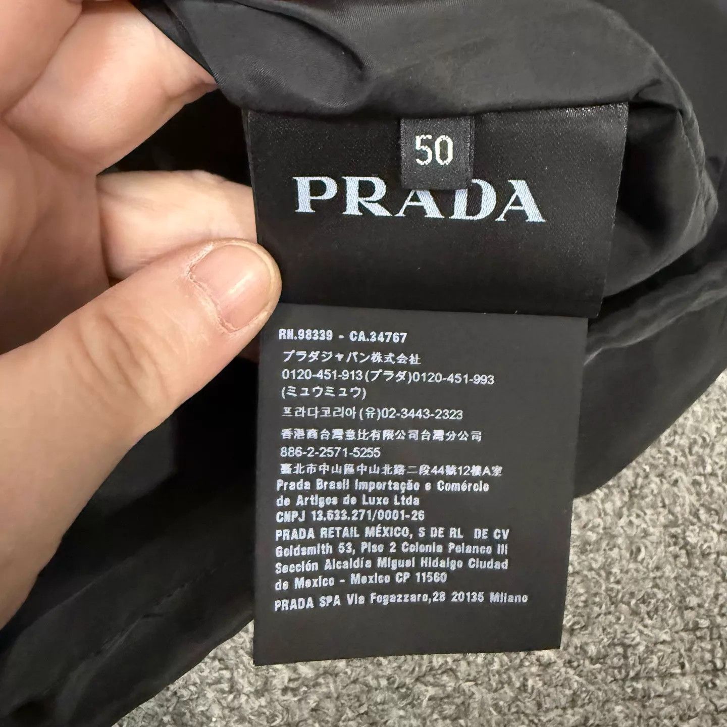Prada Prada Black Triangle Logo Unused Jacket Size 50 Size US M / EU 48-50 / 2 - 4 Thumbnail